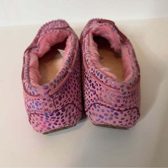 UGG Girls Dakota Spots Pink Iridescent Rainbow Dots Moccasin Slippers Size 6 - Picture 6 of 12